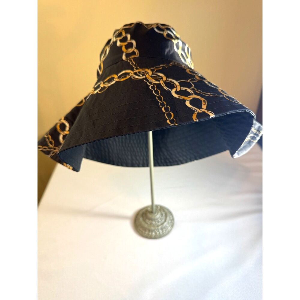 Black and Gold Chico Beach Hat One Size, Good Used Condition. BIN010030